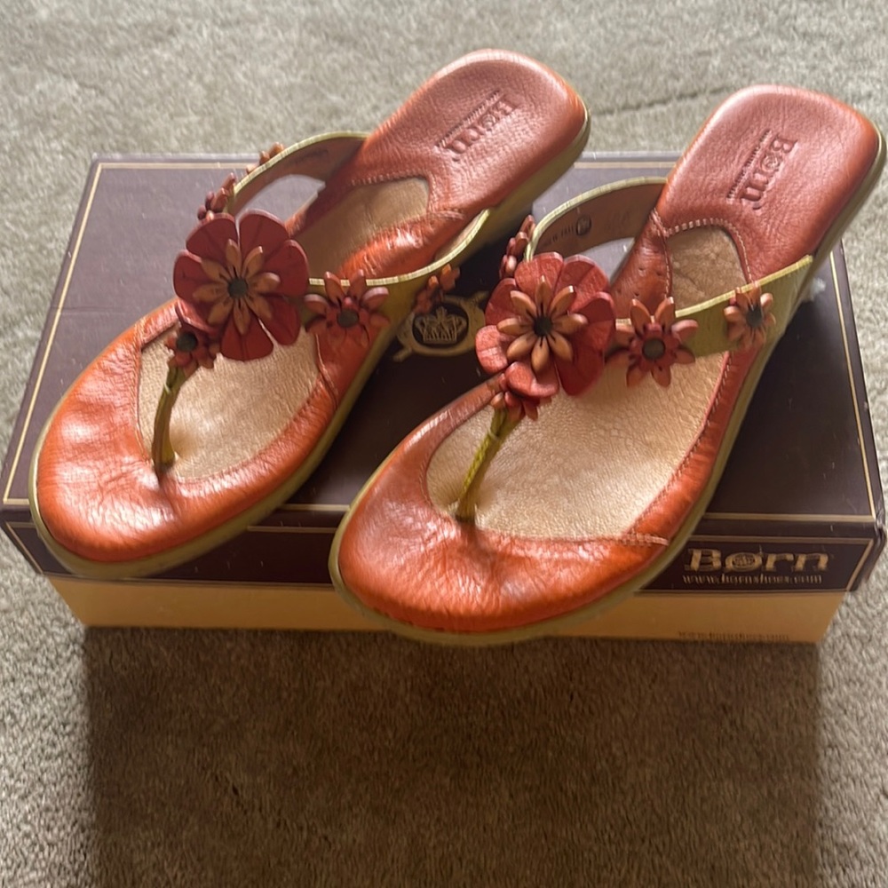 Ladies size 9 Born sandals
